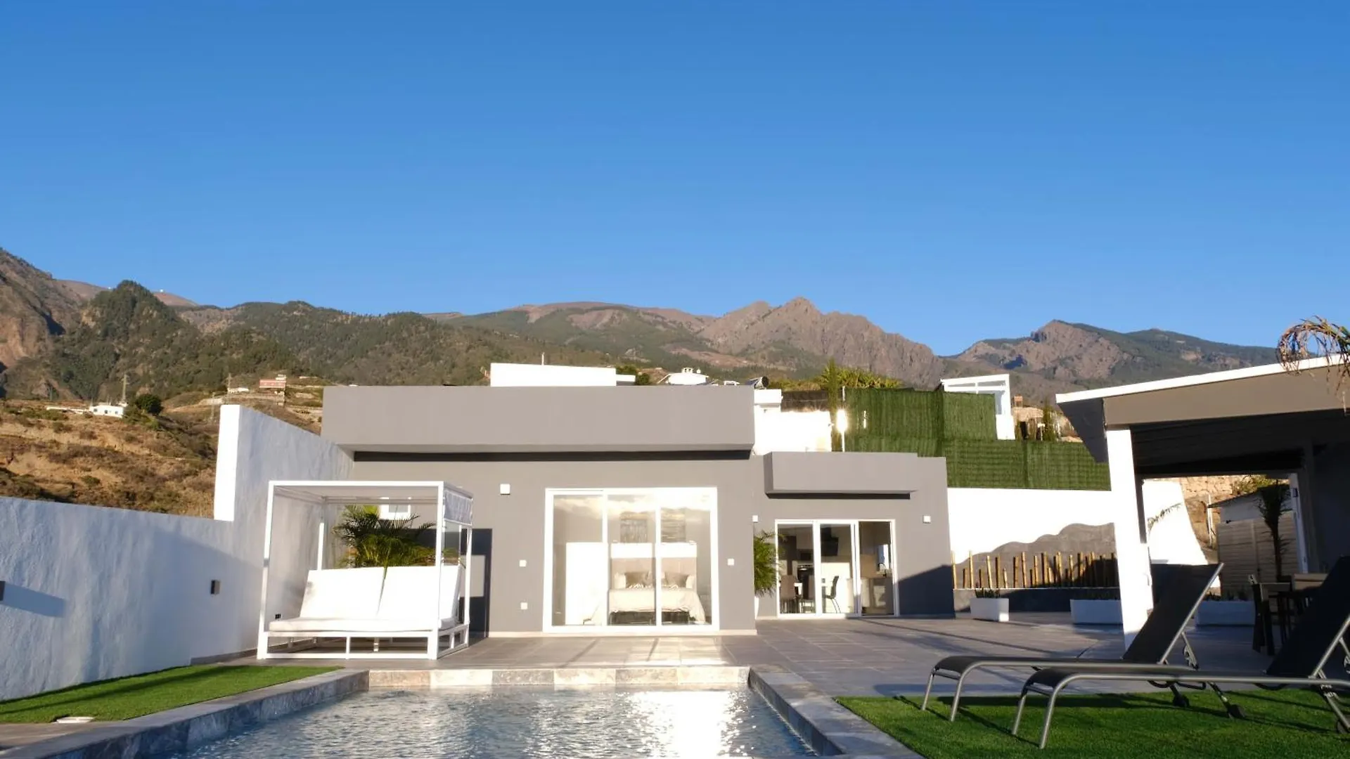 Jvg Villas - Villa Giulia غيمار